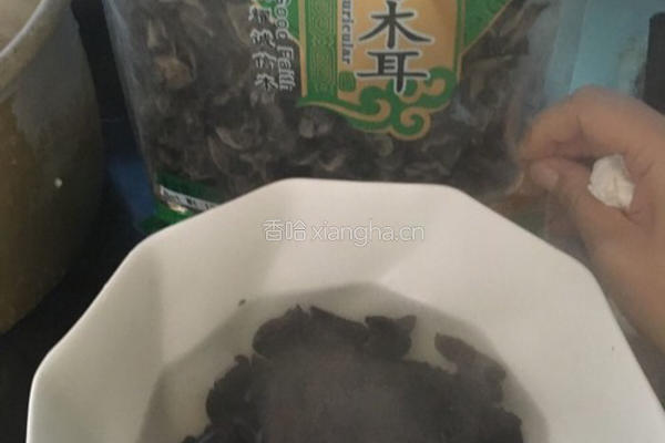 猪脚菌菇汤的做法图解9