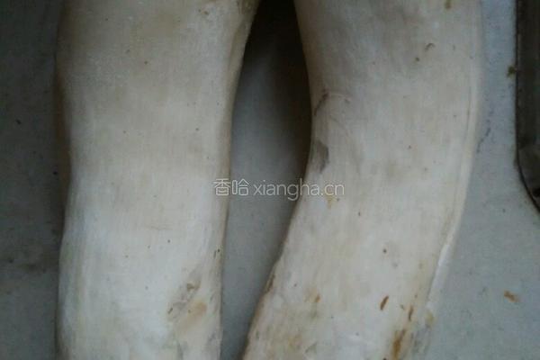 肉丝炒杏鲍菇的做法图解1