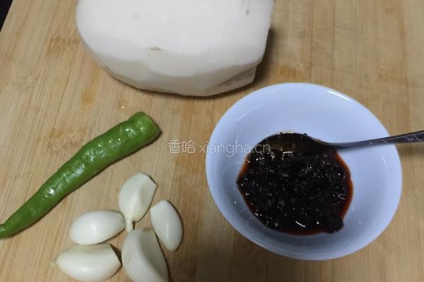 老干妈辣酱炒藕片的做法图解1