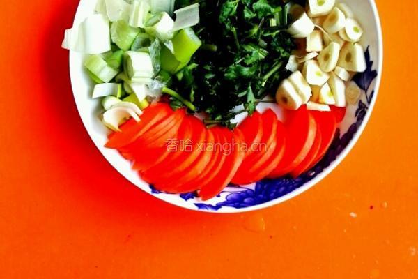 杏鲍菇土豆片的做法图解2