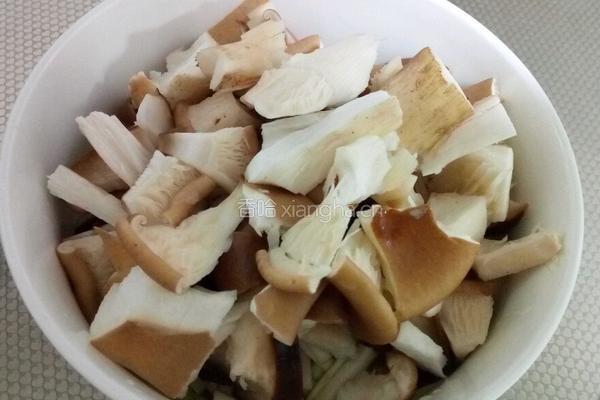 蘑菇一家亲的做法图解2