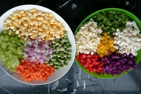 彩虹炒饭的做法图解2