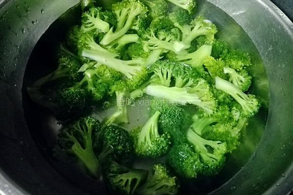 蚝油西兰花的做法图解3