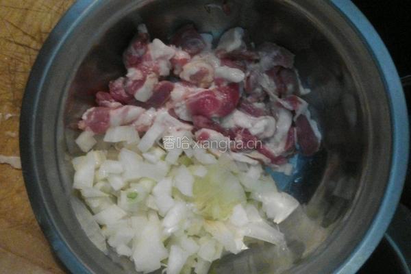 碎肉抓饭的做法图解1