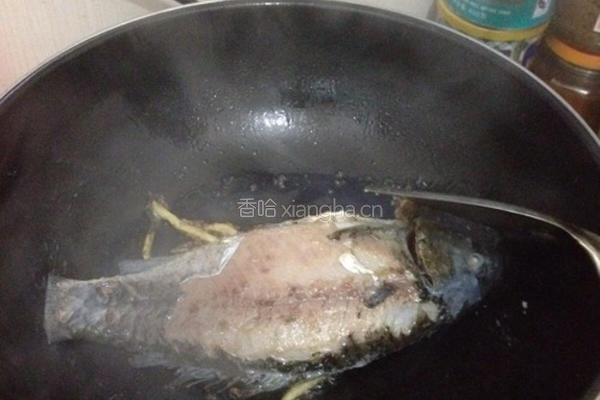 木瓜鲫鱼汤的做法图解2