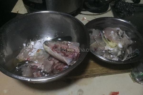 酸菜鱼的做法图解1