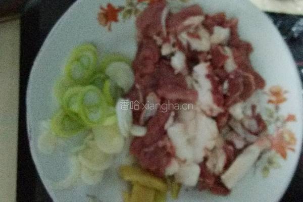 蒜苔炒牛肉的做法图解2