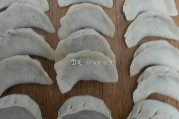 荠菜虾仁饺的做法图解6