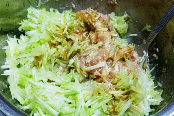 蛋煎西葫芦饺的做法图解3
