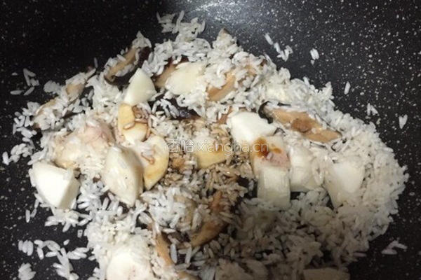 香菇芋头米饭的做法图解3