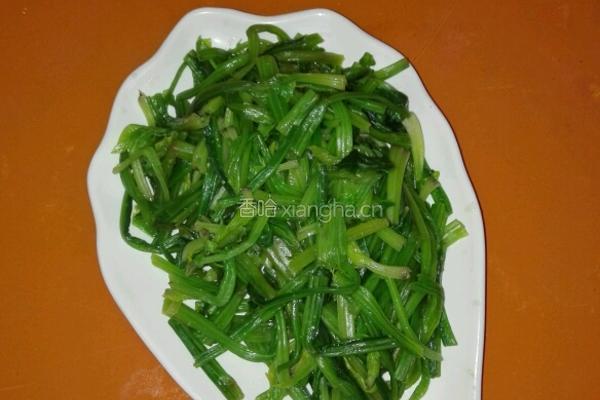麻酱芝麻菠菜梗的做法图解3