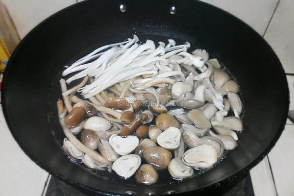 蔬菜杂菌汤的做法图解7