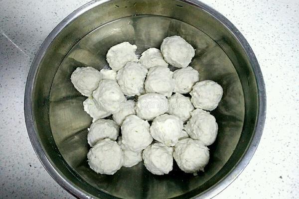 自制鱼丸子的做法图解12
