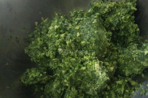 香芹牛肉饺子的做法图解3