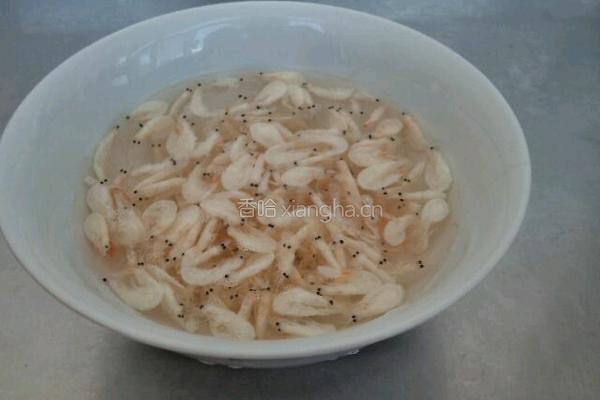 虾皮白菜汤的做法图解1