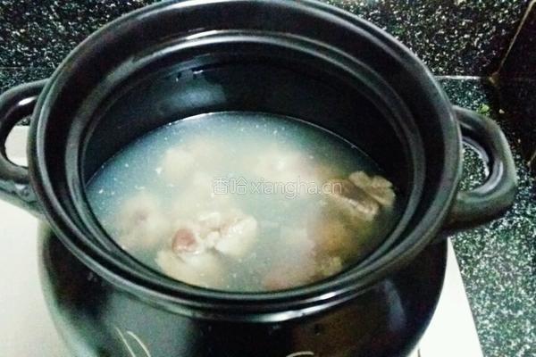 排骨椰子鸡的做法图解3
