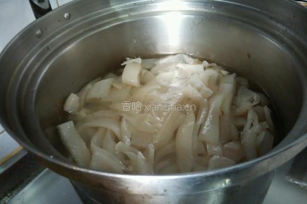 肉皮冻的做法图解2