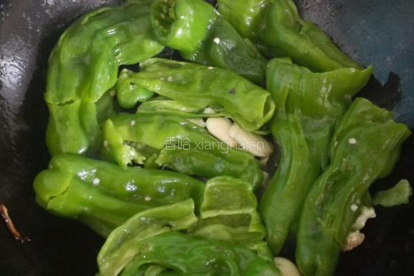 香煎虎皮椒的做法图解2