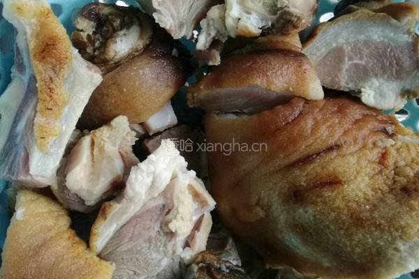 炖腊猪腿的做法图解2