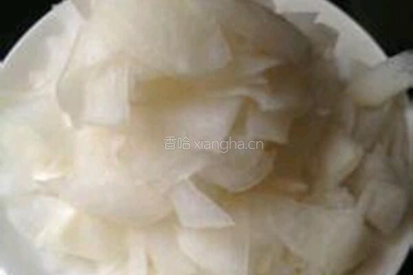 糖醋萝卜（本人比较爱辣，所以加了朝天椒）的做法图解2