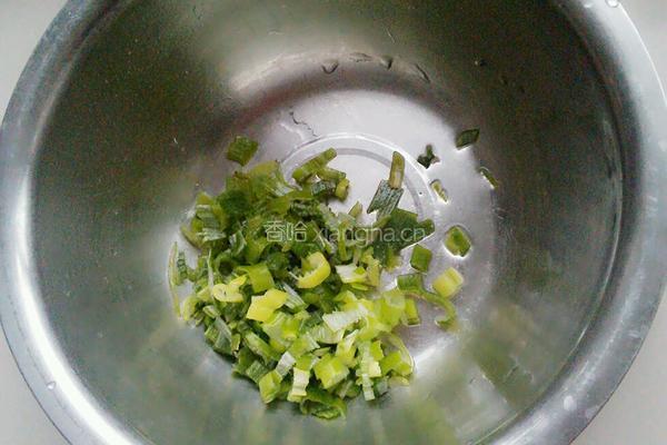 鸡蛋黑芝麻蛋卷的做法图解1