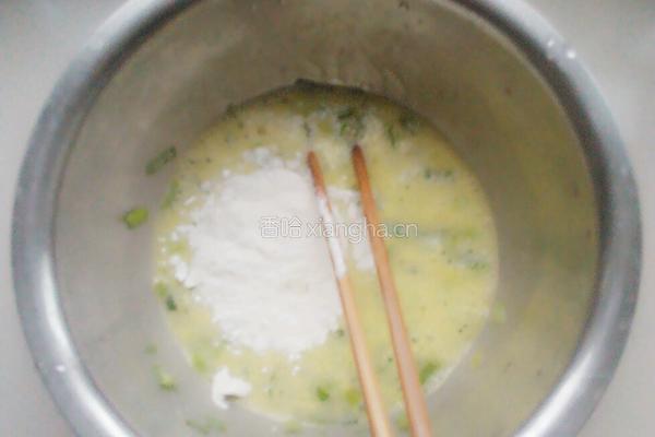 鸡蛋黑芝麻蛋卷的做法图解3