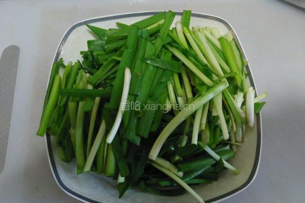 韭菜炒鸡蛋的做法图解2