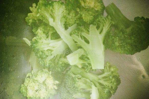 番茄鸡蛋西兰花的做法图解3