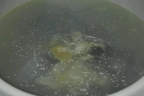 砂锅鲫鱼汤的做法图解11