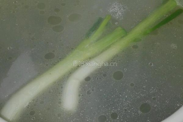 砂锅鲫鱼汤的做法图解12