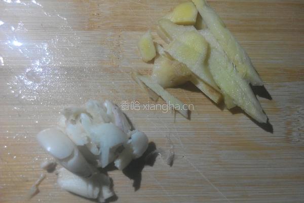 香葱炒脆皮烧肉的做法图解2