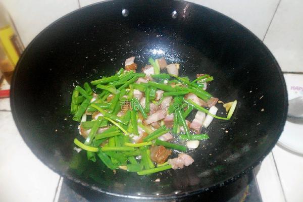 香葱炒脆皮烧肉的做法图解6