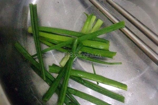 草菇炒瘦肉的做法图解5