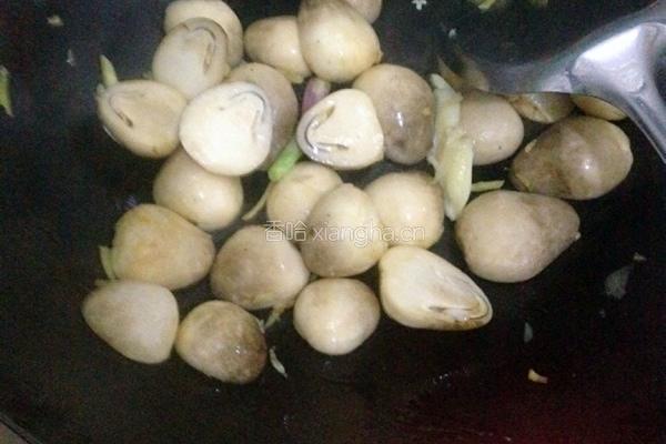 草菇炒瘦肉的做法图解6