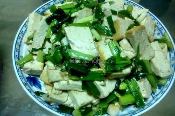 蒜苗炒豆腐的做法图解6