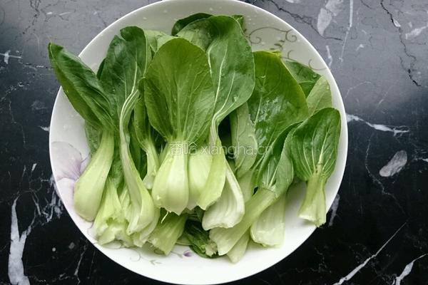 蘑菇青菜的做法图解2