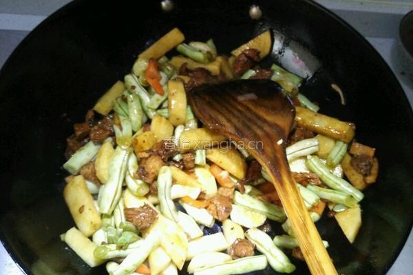 土豆芸豆焖面的做法图解5