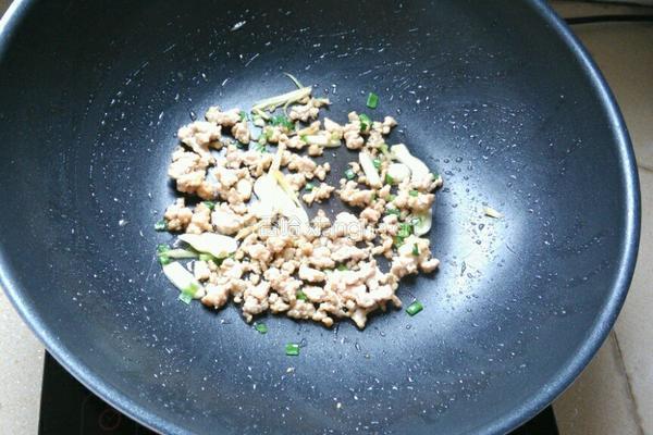 彩椒肉沫炒西兰花的做法图解9