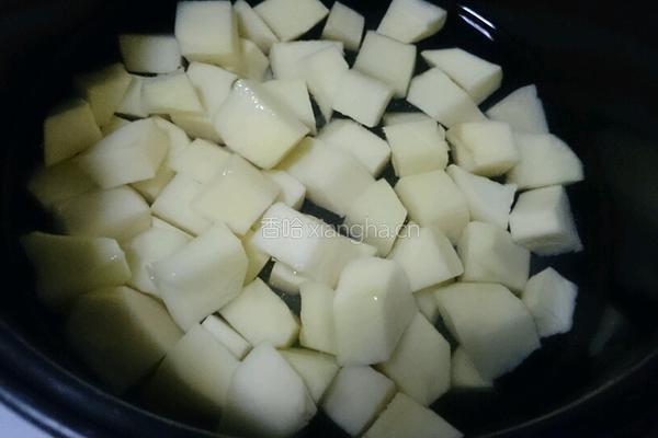 鲜香土豆烧肉的做法图解2