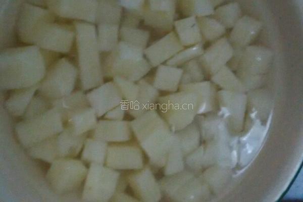 土豆炖豆角炒肉的做法图解1