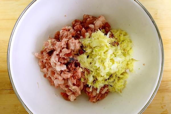 圆白菜猪肉水饺的做法图解7
