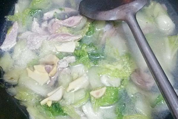 平菇白菜鸡血汤的做法图解7
