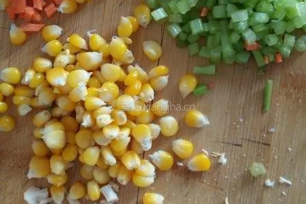 糯米鸡肉玉米饭的做法图解3