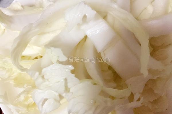 醋溜白菜的做法图解1