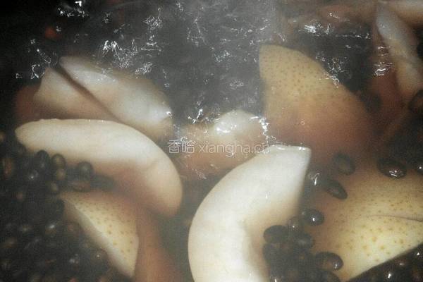 黑豆雪梨冰糖水的做法图解4