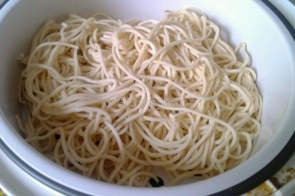 扁豆焖面的做法图解1