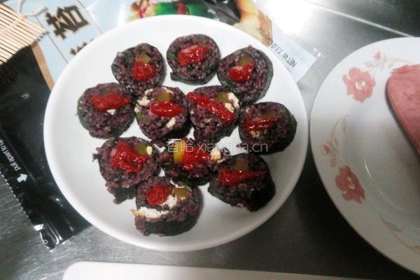 番茄鱼子紫米寿司的做法图解13