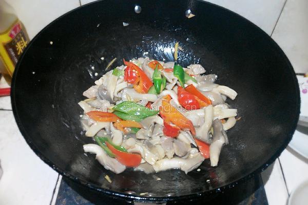 平菇炒肉的做法图解9