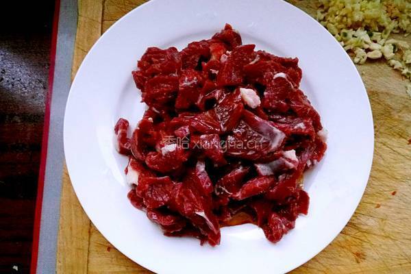 大葱爆羊肉的做法图解2