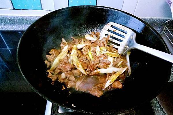 大葱爆羊肉的做法图解6
